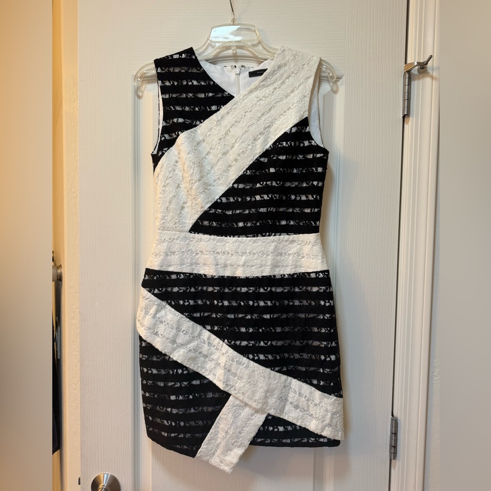 Black and white BCBG dress. Excellent condition size 6.